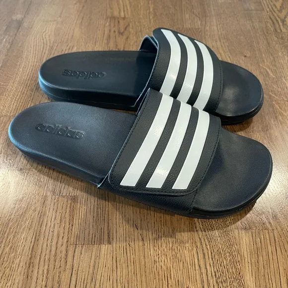 Adidas Adilette Comfort Slides NWOT - Picture 3 of 4